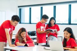 Sắp xếp lại hệ thống đại học công lập để có những 'đầu tàu' thật sự