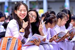 Khoản thu nào đầu năm học là lạm thu học đường?