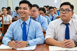 Bỏ xét thăng hạng chức danh nghề nghiệp, giáo viên đang làm hồ sơ theo Đề án có thiệt thòi?