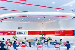 HDBank (HDB) b&aacute;o l&atilde;i b&aacute;n ni&ecirc;n vượt 13.200 tỷ đồng, quy m&ocirc; t&agrave;i sản gia nhập c&acirc;u lạc bộ triệu tỷ