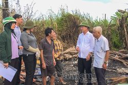 Kịp thời hỗ trợ 2 hộ dân bị cháy nhà tại xã Long Điền