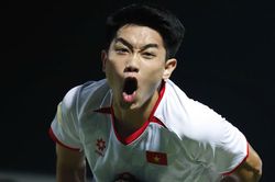 Lý do HLV Kim Sang-sik xếp Tài Lộc dự bị cho Đình Bắc