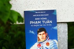Cùng 'Anh hùng Phạm Tuân và chuyến bay vào vũ trụ'
