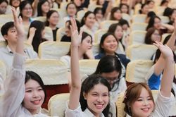 Học sinh giỏi chọn ng&agrave;nh Sư phạm: T&iacute;n hiệu vui cho gi&aacute;o dục