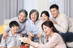 Không phải chuyện gì cũng nên kể với người thân: 3 điều càng giữ đúng chừng mực càng giúp bạn bình yên