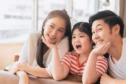 3 kiểu 'lười' của cha mẹ tưởng vô tâm nhưng lại giúp con có tương lai rực rỡ