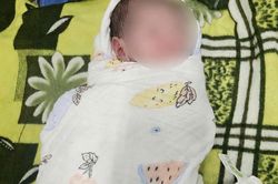 Xót xa bé trai sơ sinh bị bỏ rơi trước cổng trung tâm y tế ở Huế