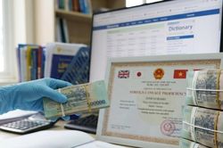 Cán bộ có thể được hỗ trợ hàng tháng 300% lương nếu biết một trong các ngoại ngữ sau