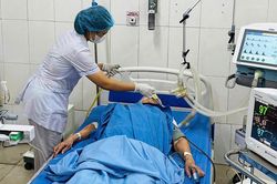 Cứu sống 2 bệnh nhân cao tuổi tràn dịch màng phổi, ngừng tuần hoàn