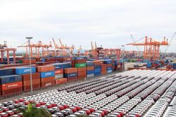 Thị trường ô tô nửa đầu năm: Xe nhập khẩu 'lên ngôi'