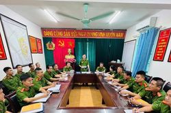 Những bước chân không mỏi vì bình yên phố phường