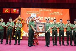 Gắn kết đ&agrave;o tạo với thực tiễn, x&acirc;y dựng lực lượng C&ocirc;ng an Thủ đ&ocirc; ch&iacute;nh quy, tinh nhuệ, hiện đại