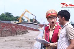 CSGT H&agrave; Nội số h&oacute;a to&agrave;n bộ bến b&atilde;i đường thủy, hỗ trợ ph&aacute;t hiện vi phạm