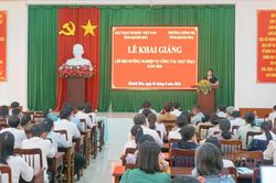 Kh&aacute;nh H&ograve;a: Khai giảng lớp bồi dưỡng nghiệp vụ c&ocirc;ng t&aacute;c Mặt trận cho 120 c&aacute;n bộ cơ sở