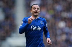 Atletico gây bất ngờ với Jack Grealish