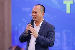 Ông Đoàn Văn Hiểu Em muốn gom tiếp cổ phiếu DMX ngay ngày lên sàn