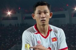 Hai Long ăn mừng gây sốt