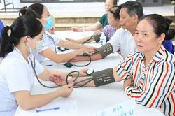 Gần 30% d&acirc;n số cả nước đ&atilde; được kh&aacute;m sức khỏe định kỳ, kh&aacute;m s&agrave;ng lọc miễn ph&iacute;