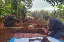 Gia Lai: Đội K52 cất bốc 1 hài cốt liệt sĩ tại xã Ia Boòng