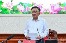 Chỉ thị của Bộ Chính trị về tăng cường sự lãnh đạo của Đảng và phát huy vai trò của các hội quần chúng
