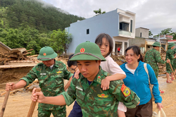 Qu&acirc;n đội tập trung ứng ph&oacute; với mưa lớn, lũ qu&eacute;t, sạt lở đất
