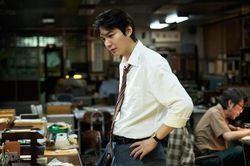 Lee Min Ho trở lại với vai tr&ograve; nh&agrave; b&aacute;o
