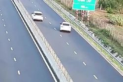 Lùi xe trên cao tốc, nữ tài xế bị phạt 35 triệu đồng