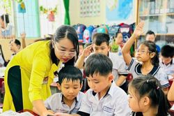 Đổi mới quản trị để giáo viên tập trung cho chuyên môn