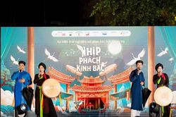 Sinh vi&ecirc;n lan tỏa n&eacute;t đẹp d&acirc;n ca Quan họ