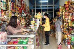 Kinh nghiệm quốc tế trong thực thi quy định cấm trưng bày thuốc lá tại điểm bán