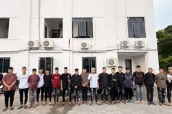 Mang hung khí 'đại náo' đường phố, 15 đối tượng bị khởi tố
