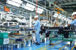 PMI tháng 7 đạt 52,9 điểm, ngành sản xuất Việt Nam khởi sắc