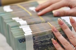 Lãi suất ngân hàng hôm nay 3/8/2026: Nhà băng đầu tiên mở màn tăng lãi suất