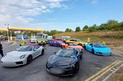 13 siêu xe Lamborghini, Ferrari, Porsche bị tịch thu vì đua xe giờ cao điểm