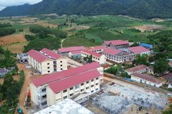Thi công 4 trường nội trú vùng biên đạt 85%, Quảng Ngãi gấp rút '3 ca, 4 kíp'