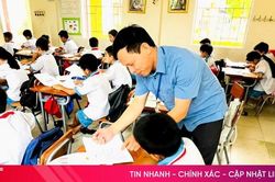 Sắp xếp trường học: D&ugrave; kh&ocirc;ng c&ograve;n l&agrave; hiệu trưởng, vẫn trọn l&ograve;ng với học tr&ograve;