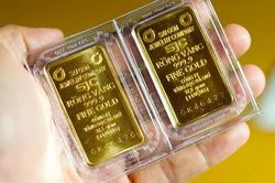 Giá vàng trong nước đi ngang, SJC giao dịch ở ngưỡng 141 triệu đồng