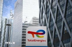 TotalEnergies thâu tóm một phần mảng năng lượng tái tạo của Shell