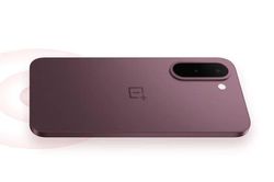 Smartphone 'nồi đồng cối đá', pin 7.000mAh, giá hơn 5 triệu đồng