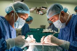 Cần có chính sách khuyến khích người đăng ký hiến tạng sau khi qua đời