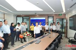 Quốc hội l&agrave;m việc với EVNHCMC về ph&aacute;t triển lưới điện th&ocirc;ng minh