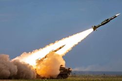 Tổng thống Ukraine: Nga tìm cách mở rộng sản xuất tên lửa đạn đạo