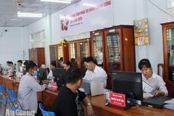 Ch&iacute;nh quyền phục vụ, người d&acirc;n thụ hưởng