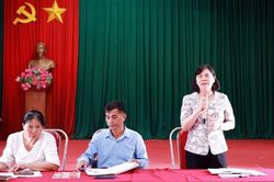 Phó Chủ tịch Thường trực HĐND tỉnh Trần Thị Hằng dự sinh hoạt chi bộ thôn Đồn Cầu Bằng