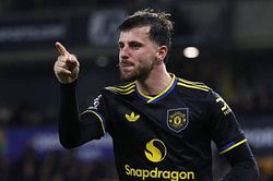 Carrick biến Mason Mount th&agrave;nh tiền vệ trung t&acirc;m: T&iacute;n hiệu c&aacute;ch mạng tại Man Utd