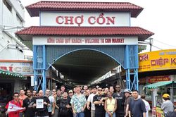 Thủy thủ tàu sân bay USS George Washington trải nghiệm văn hóa, ẩm thực Đà Nẵng