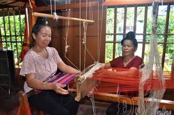 Bảo tồn nghề thêu, dệt thổ cẩm truyền thống