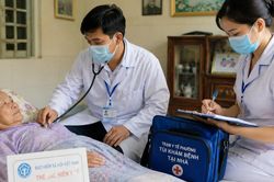 7 nhóm người được đề xuất khám chữa bệnh tại nhà vẫn hưởng BHYT