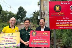 Triển khai c&ocirc;ng tr&igrave;nh 'Thắp s&aacute;ng đường bi&ecirc;n - Đường cờ Tổ quốc' tại x&atilde; Ia Dom