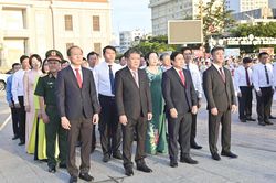 Lãnh đạo tỉnh và gần 1.000 cán bộ, chiến sĩ Công an tham gia Lễ chào cờ tháng 8